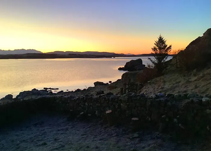 Tigh Beag Na Mara