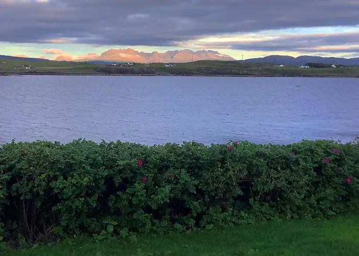 Tigh Beag Na Mara